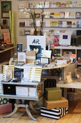 Merchandising by aesthetic over function and product type leads to simple but beautiful displays. (Courtesy of Greyline Creative)