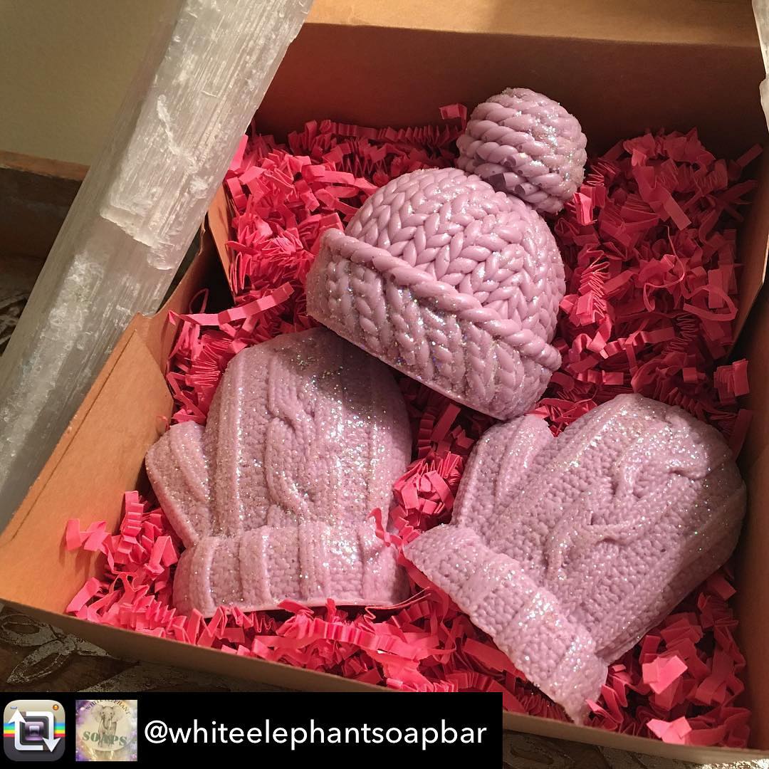 Mitten weather calls for mitten soap! ❄️ Repost from @whiteelephantsoapbar White Elephants Chilly Hat & Mittens Set… so sweet