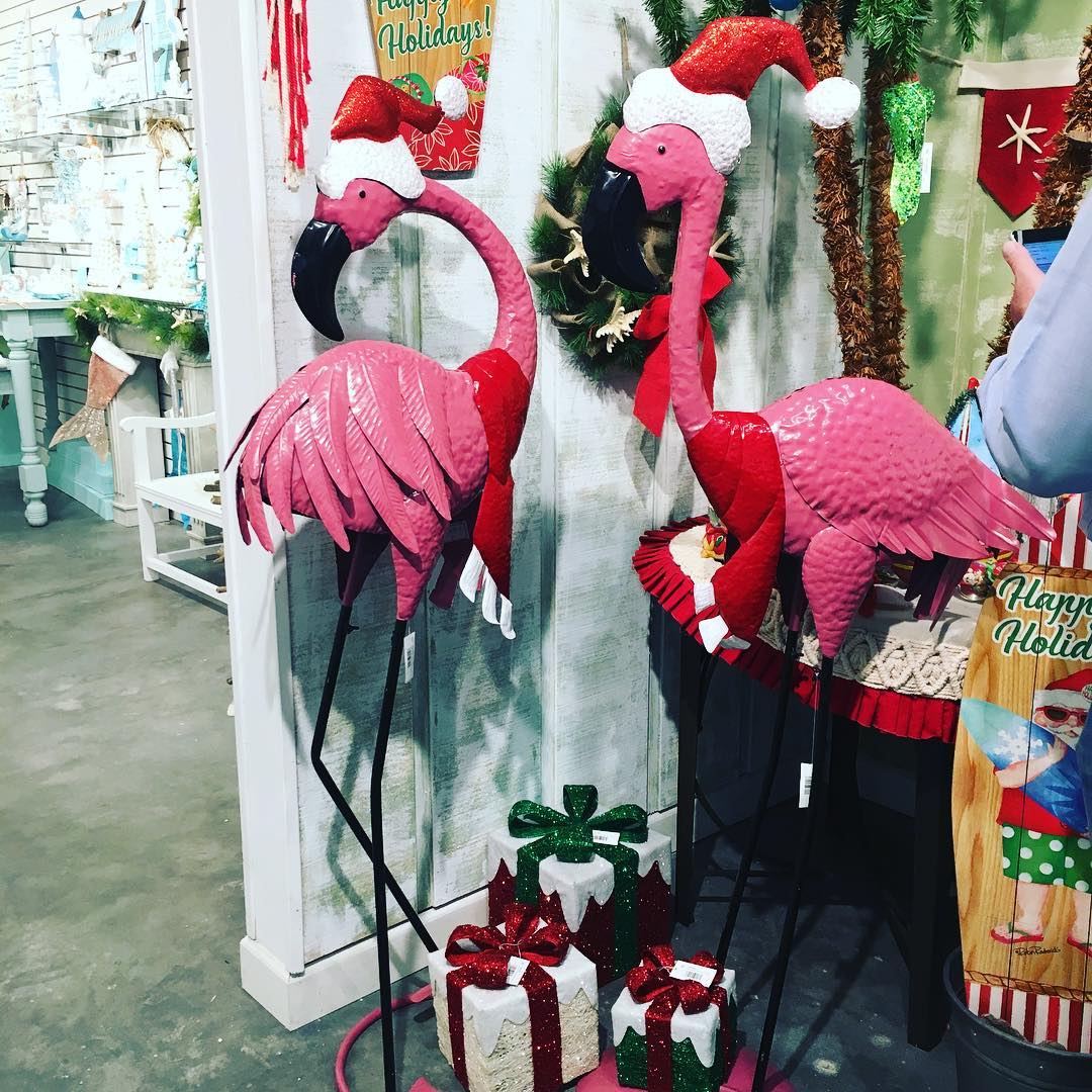 Things we want to see IRL: fancy flamingos in Santa hats. For now@t Gift & Décor in 2-1712 at @americasmartatl will do.
