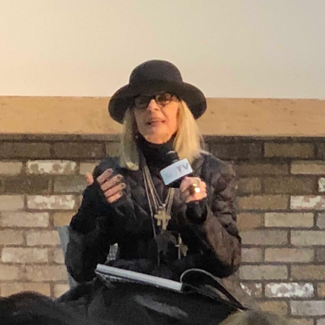 Diane Keaton captivates the Dallas Total Home and Gift Market today while discussing her new book “The House That Pinterest Built.” Did you get a signed copy in the Aidan Gray showroom, WTC 10009?? @dallasmarket @diane_keaton @aidangrayhome