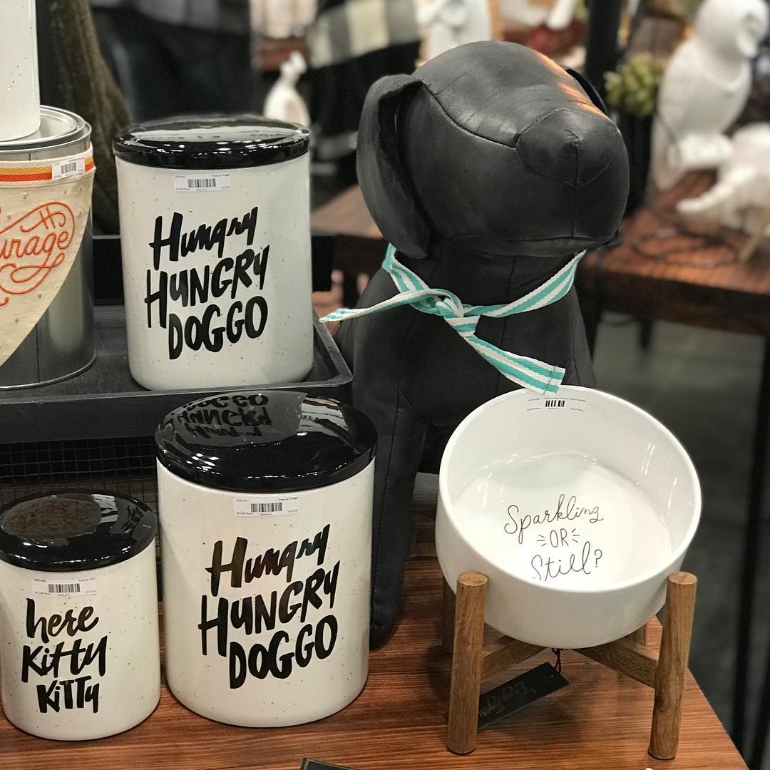 Floor 9/Easy, Tiger/Hallmark Home/Plum & Punch have fun products for your pooch! Check them out in booth 2962. @easytigerco @floor9living @plumandpunch @hallmarkhome @ny_now shoplocal