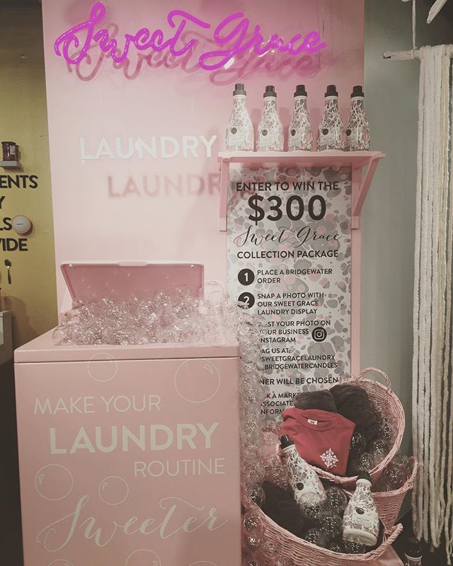 Attention fans. @bridgewatercandles has extended the popular fragrance line so it now includes laundry detergent! •
Come see this amazing display in Bldg 2-1017!