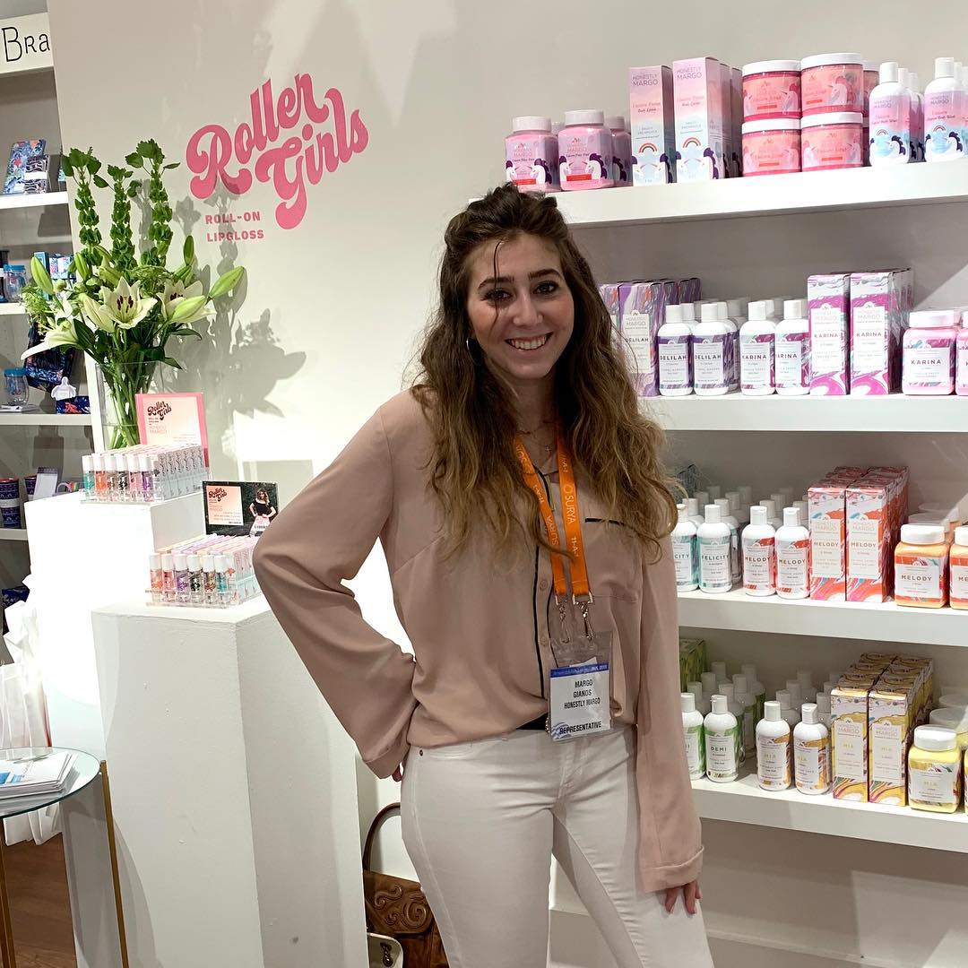 Meet the queen of fresh & fun bath and body products, Margo Gianos @honestlymargo in the @danrichgroup (B2 1634). Learn more about her in this issue of Gift Shop 💫link in bio.