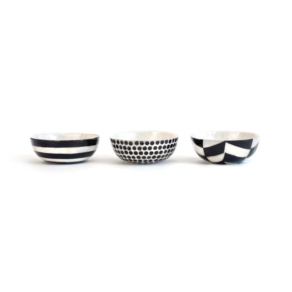 Dekorasyon Gifts + Decor Capiz Plates