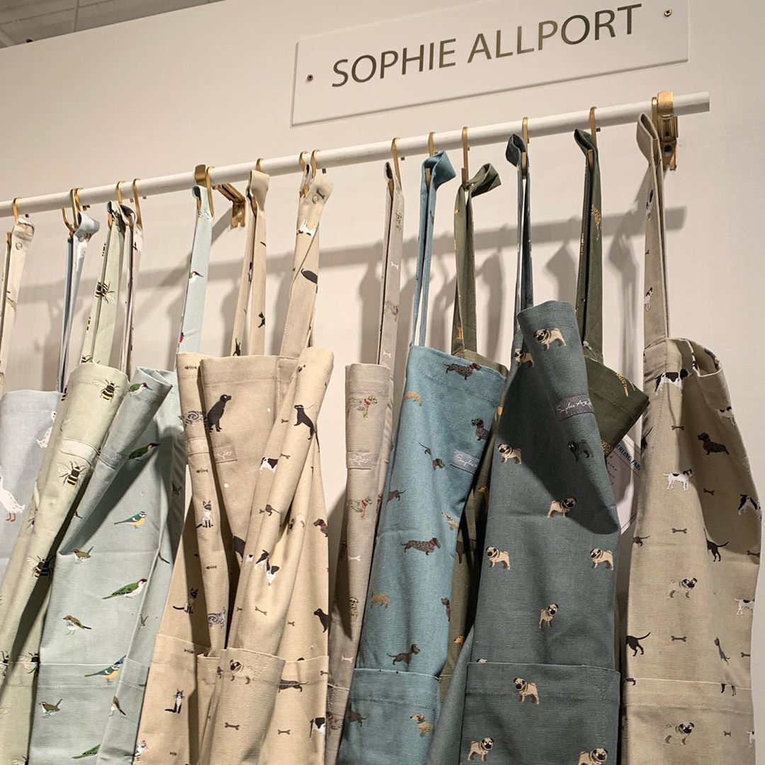 Love the dog designs on these aprons from @sophieallportusa in the @gracebycatherinesullivan showroom