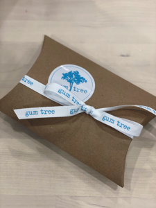 Branding of retailer Gum Tree is reflected in the gift wrap packaging.