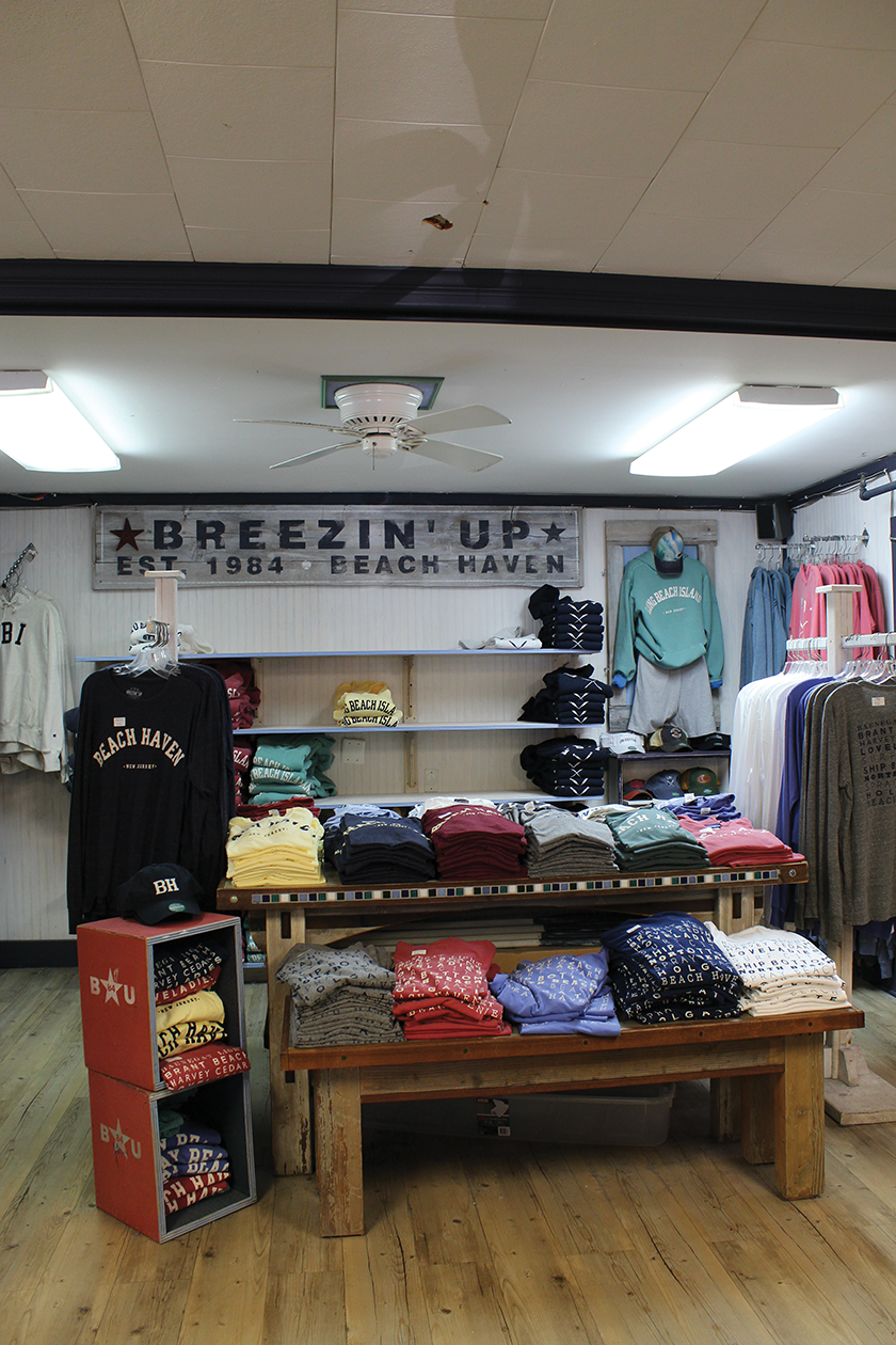 BREEZIN' UP - 14 Photos & 10 Reviews - 9TH And Bay Ave, Beach