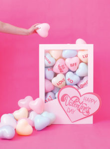 Creative Heart Studio's creative Valentine's Day balloon art.