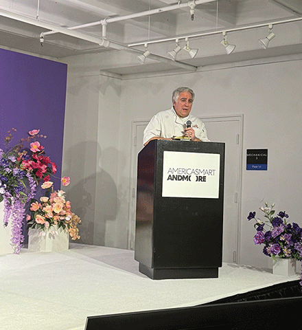 Ari Lowenstein, chair of Gift for Life and owner of Ari’s Pantry, spoke at the 2024 awards ceremony.