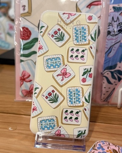 Hang Accessories through Road Runners