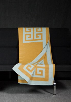 Kennebunk-Home_DF_Penthouse-Collection_outdoor-throw._5MB